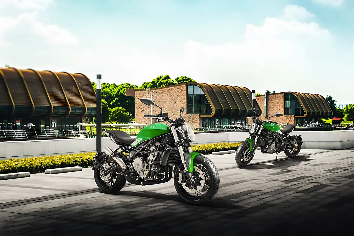 Used 2024 Benelli 752 S Green - Interior and Exterior details 7