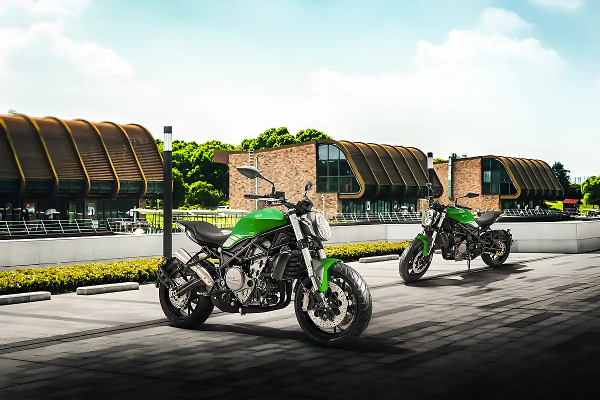 Used 2024 Benelli 752 S Green - Interior and Exterior details 7