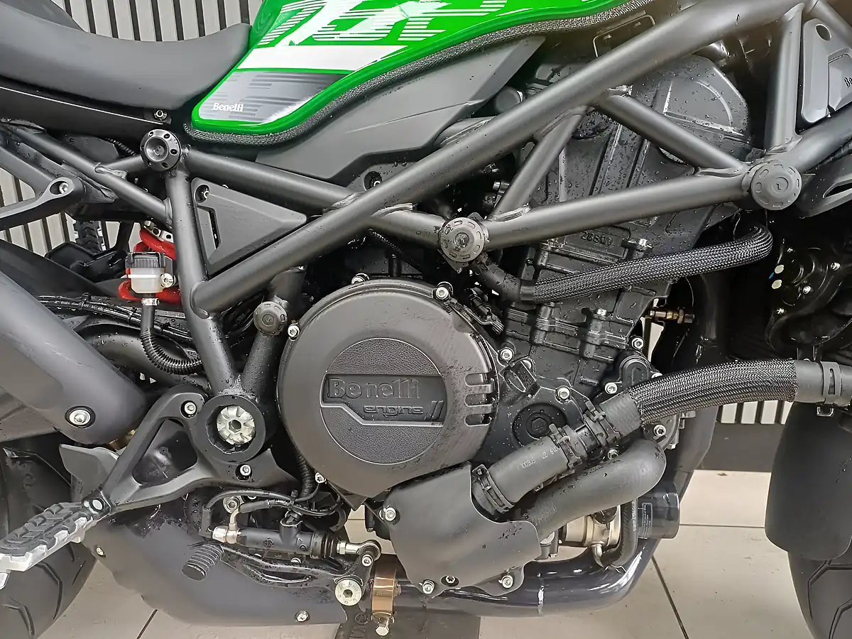 Used 2024 Benelli 752S Green - Interior and Exterior details 10