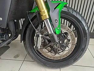 Used 2024 Benelli 752S Green - Interior and Exterior details 17