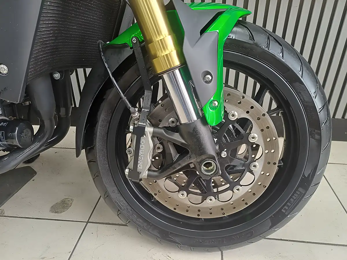 Used 2024 Benelli 752S Green - Interior and Exterior details 17