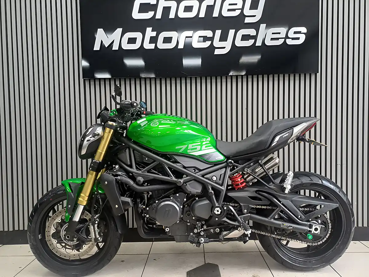 Used 2024 Benelli 752S Green - Interior and Exterior details 2