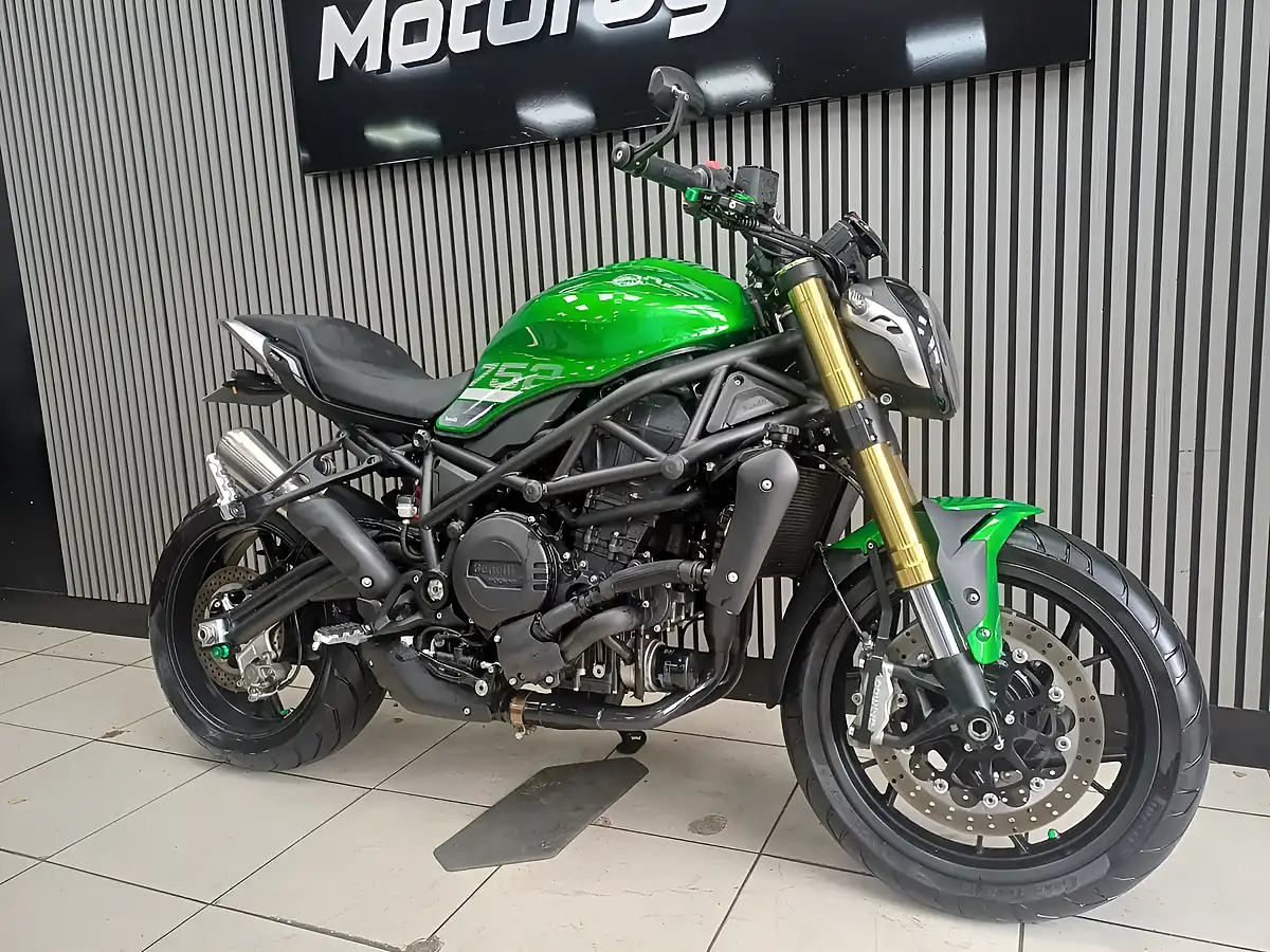 Used 2024 Benelli 752S Green - Interior and Exterior details 3