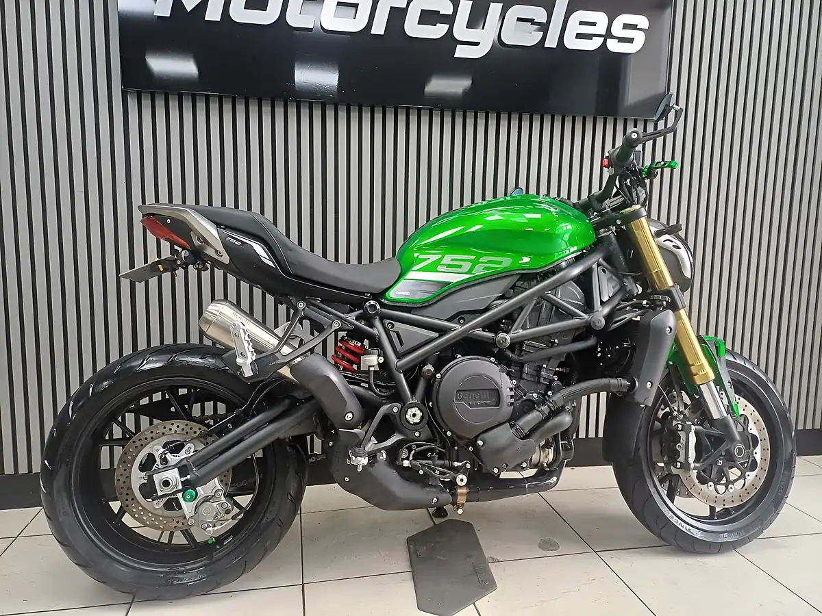 Used 2024 Benelli 752S Green - Interior and Exterior details 4