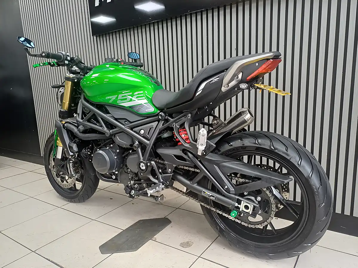 Used 2024 Benelli 752S Green - Interior and Exterior details 5