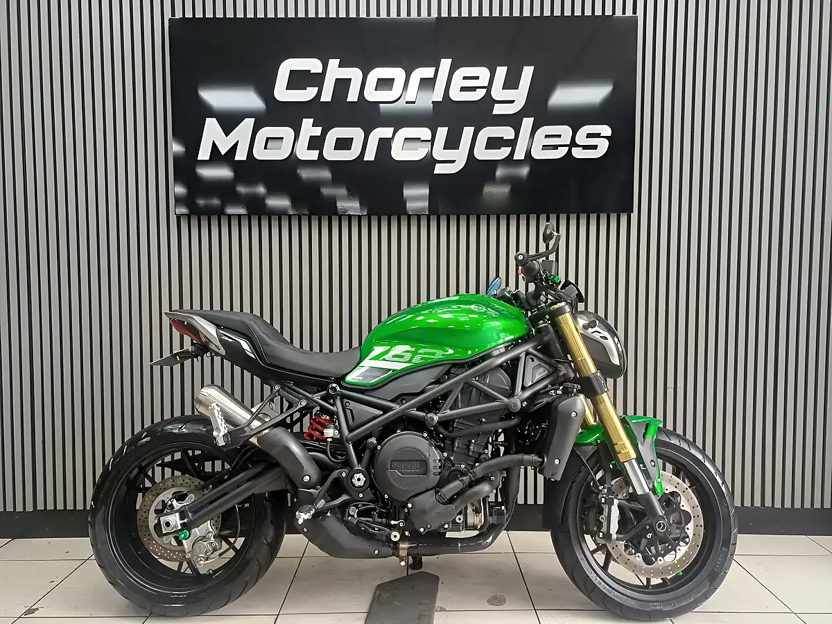 Used 2024 Benelli 752S Green - Interior and Exterior details 7