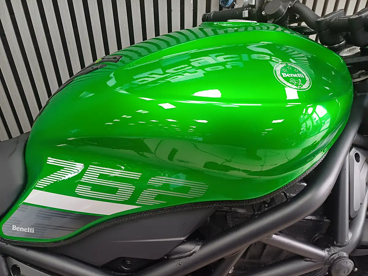 Used 2024 Benelli 752S Green - Interior and Exterior details 9