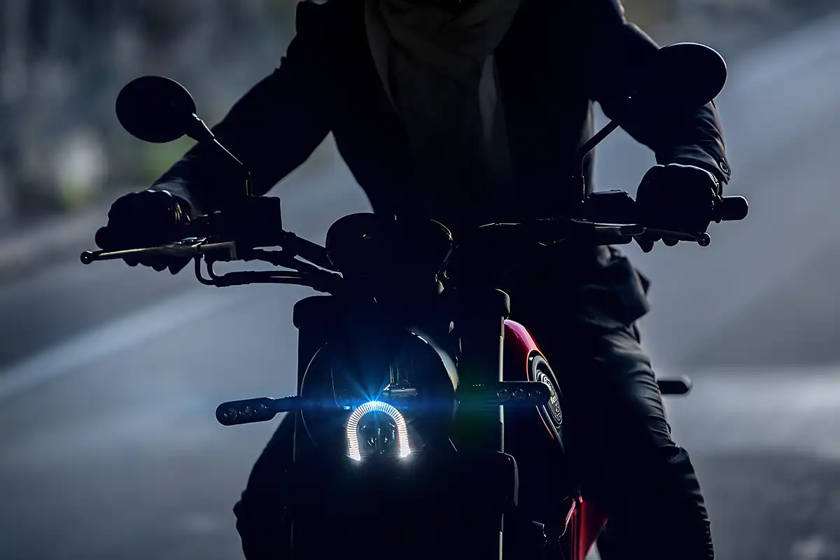 Used 2024 Benelli Leoncino 500 Black Black - Interior and Exterior details 4