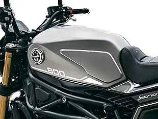 Used 2024 Benelli Leoncino 800 Steel Grey - Interior and Exterior details 10