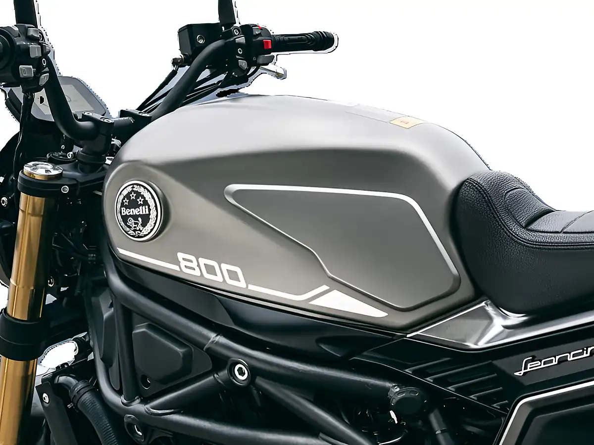 Used 2024 Benelli Leoncino 800 Steel Grey - Interior and Exterior details 10