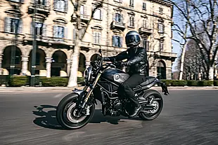 Used 2024 Benelli Leoncino 800 Steel Grey - Interior and Exterior details 3