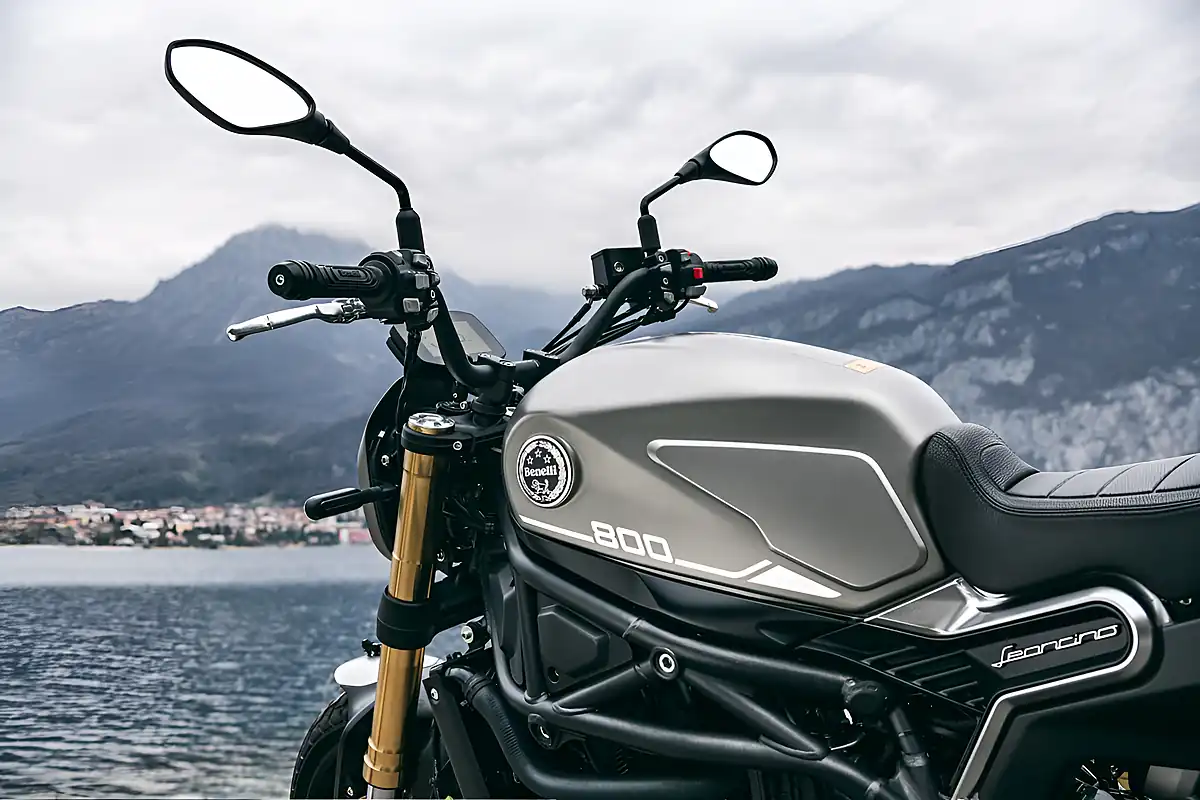 Used 2024 Benelli Leoncino 800 Steel Grey - Interior and Exterior details 9