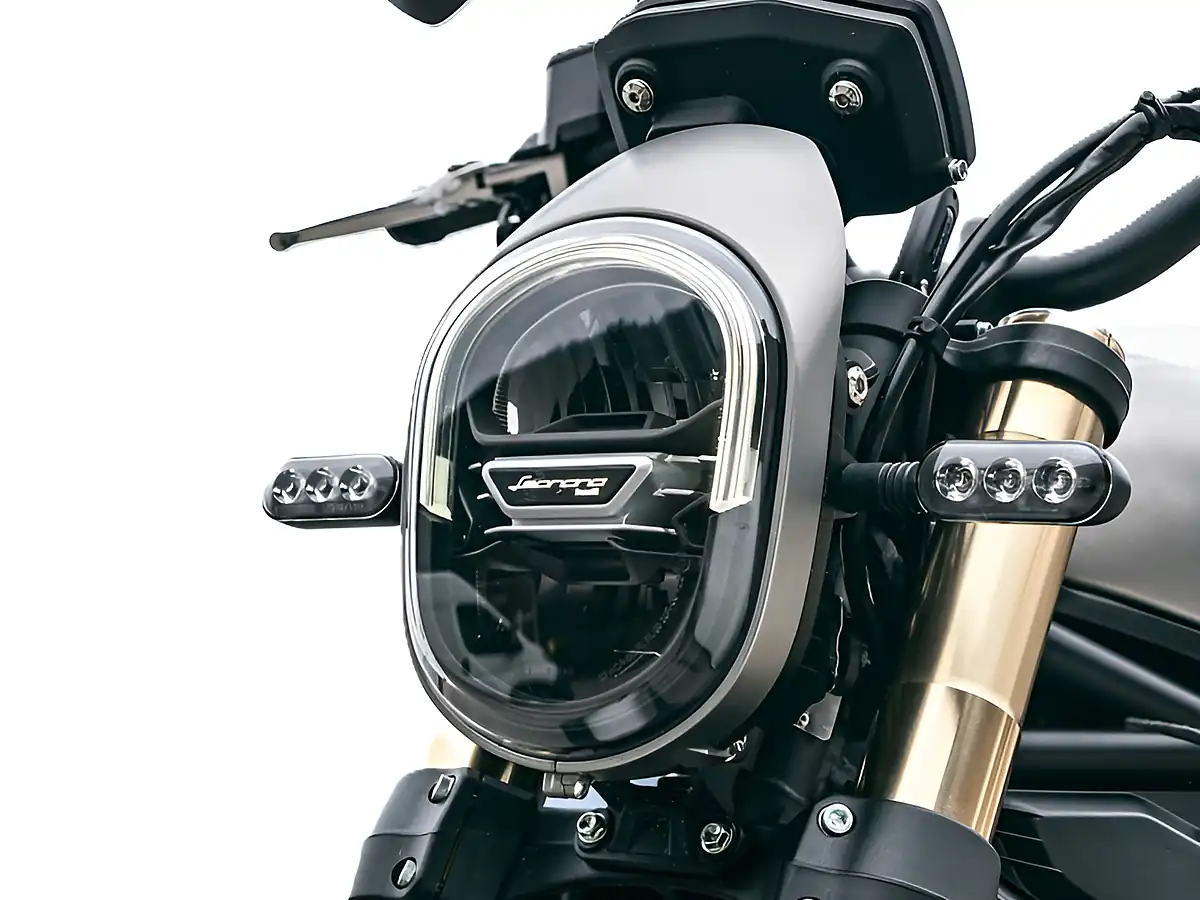 Used 2024 Benelli Leoncino 800 Steel Grey - Interior and Exterior details 11