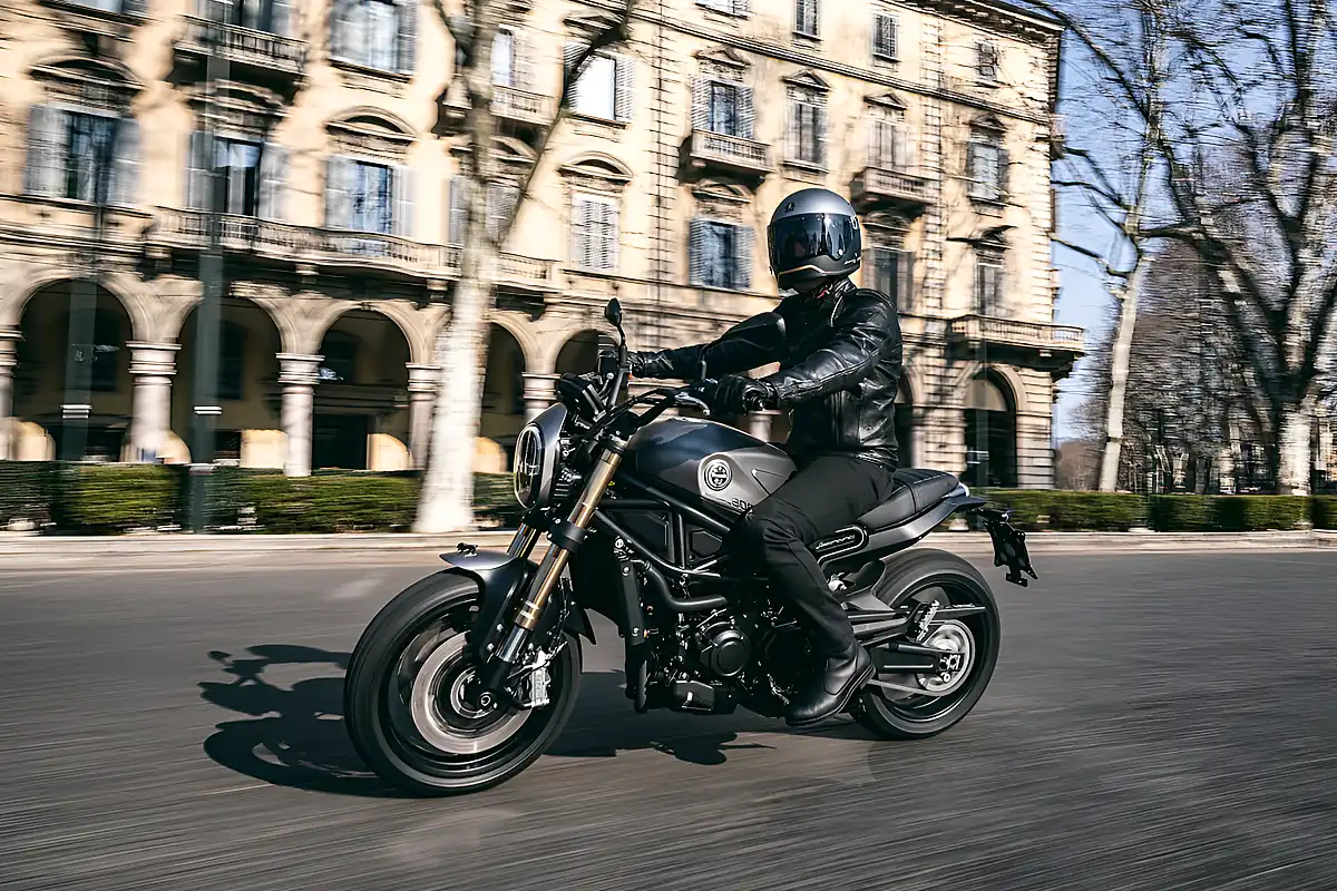 Used 2024 Benelli Leoncino 800 Steel Grey - Interior and Exterior details 3