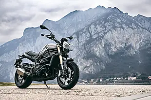 Used 2024 Benelli Leoncino 800 Steel Grey - Interior and Exterior details 8