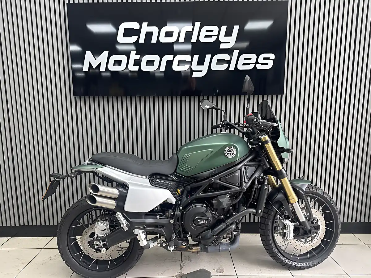 Used 2024 Benelli Leoncino 800 Trail Green - Interior and Exterior details 14