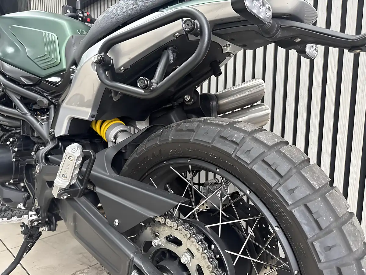 Used 2024 Benelli Leoncino 800 Trail Green - Interior and Exterior details 16