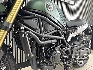 Used 2024 Benelli Leoncino 800 Trail Green - Interior and Exterior details 19