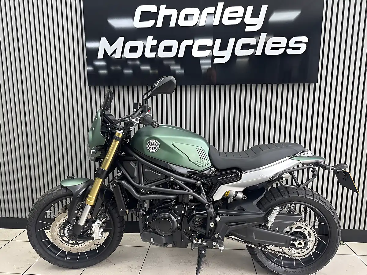 Used 2024 Benelli Leoncino 800 Trail Green - Interior and Exterior details 2