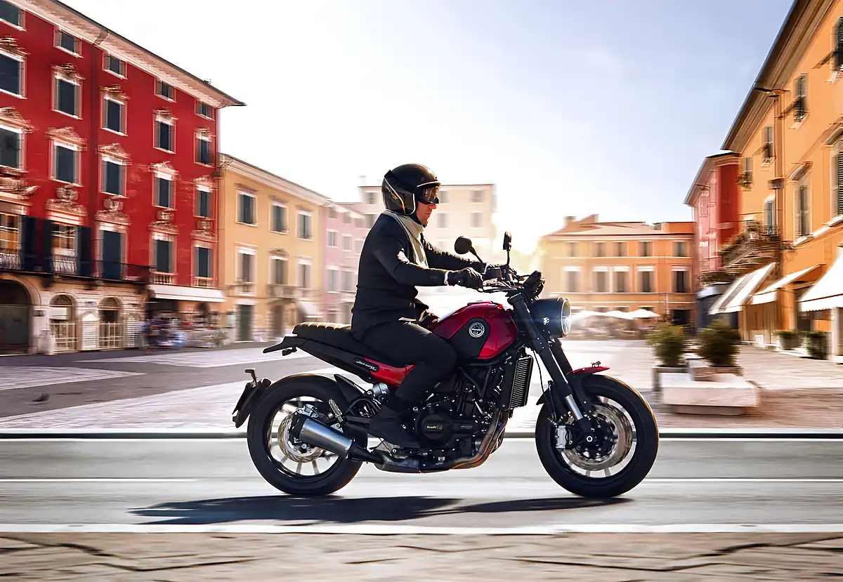 Used 2024 Benelli Leoncino Black Black - Interior and Exterior details 2