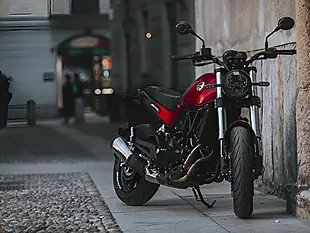 Used 2024 Benelli Leoncino Black Black - Interior and Exterior details 6
