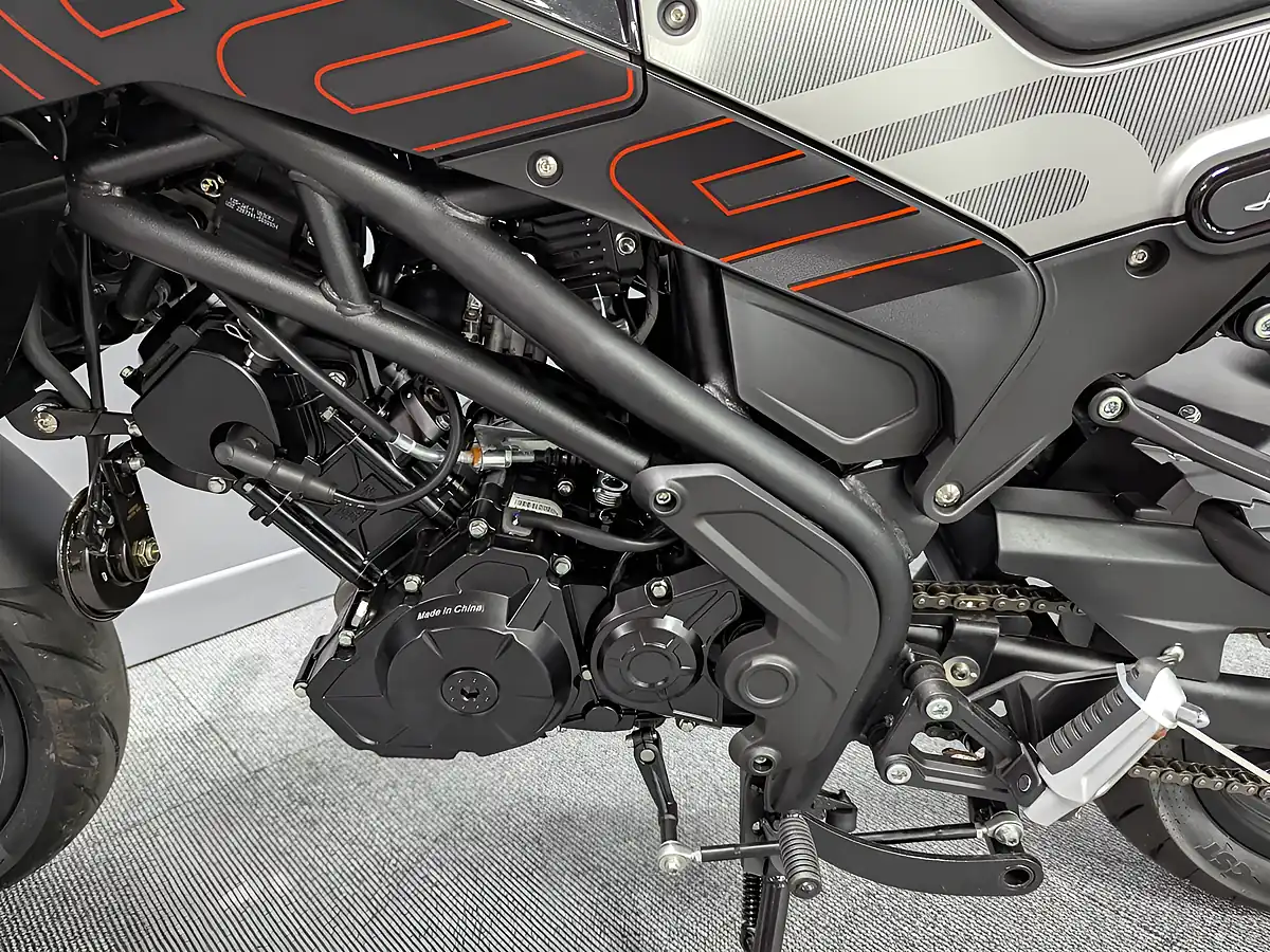 Used 2024 Benelli Leoncino - Interior and Exterior details 11