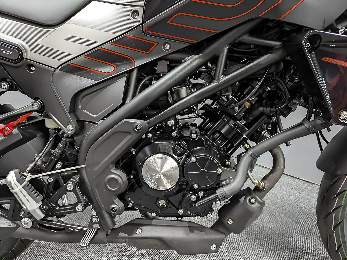 Used 2024 Benelli Leoncino - Interior and Exterior details 5