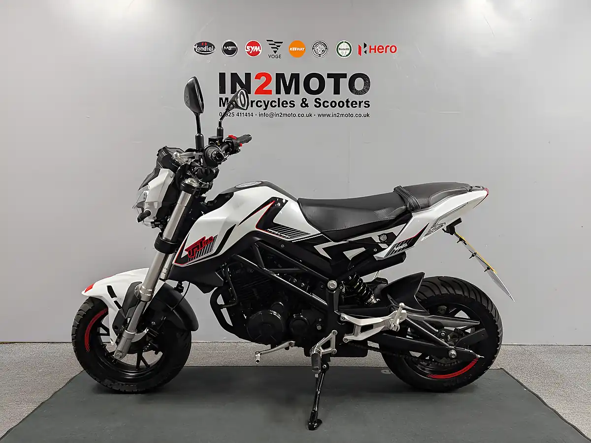 Used 2024 Benelli Tnt 125 White - Interior and Exterior details 12