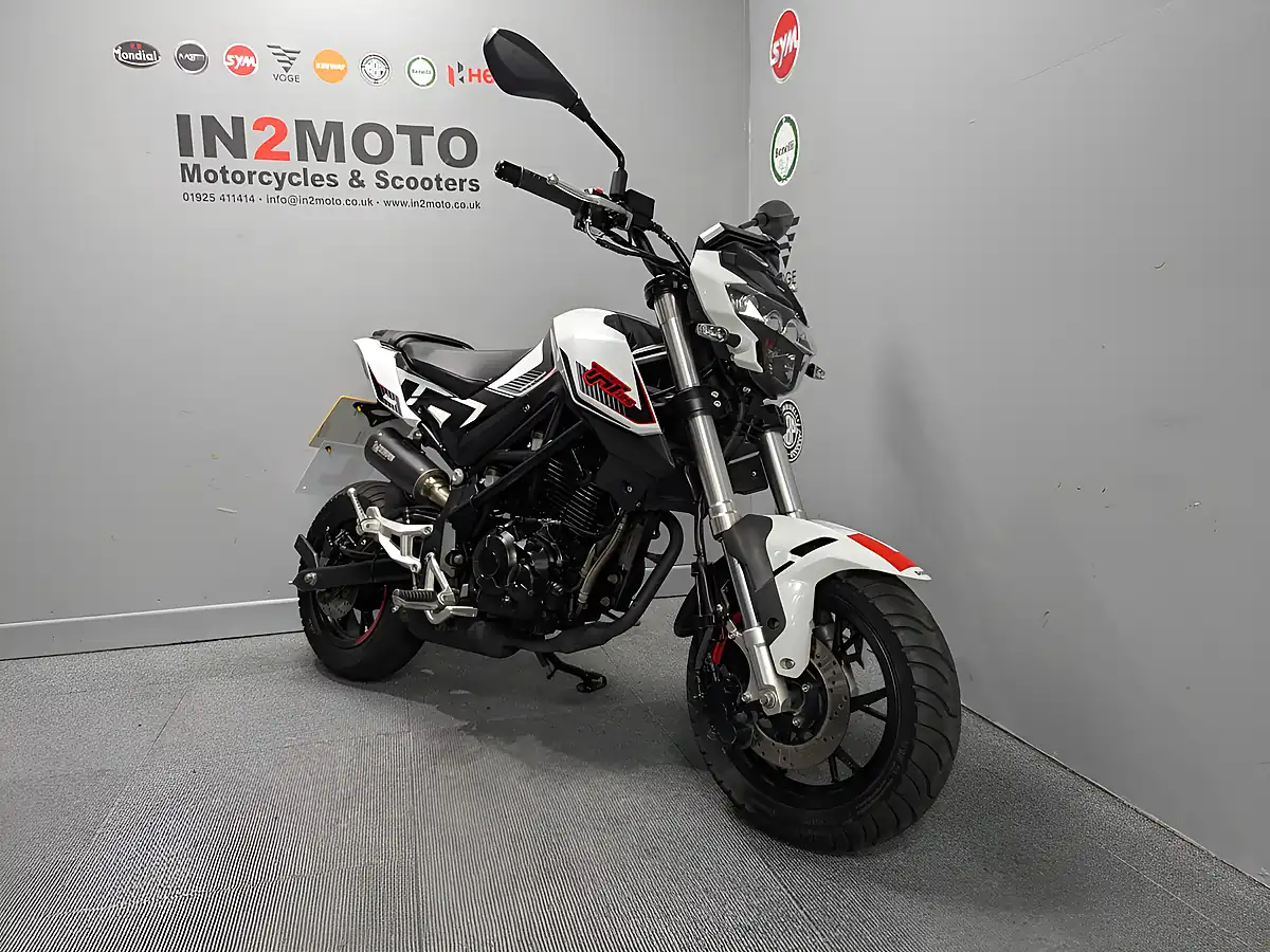 Used 2024 Benelli Tnt 125 White - Interior and Exterior details 4