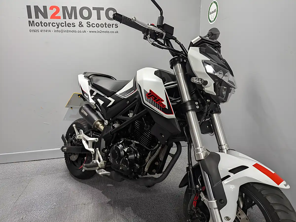 Used 2024 Benelli Tnt 125 White - Interior and Exterior details 5