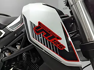 Used 2024 Benelli Tnt 125 White - Interior and Exterior details 7