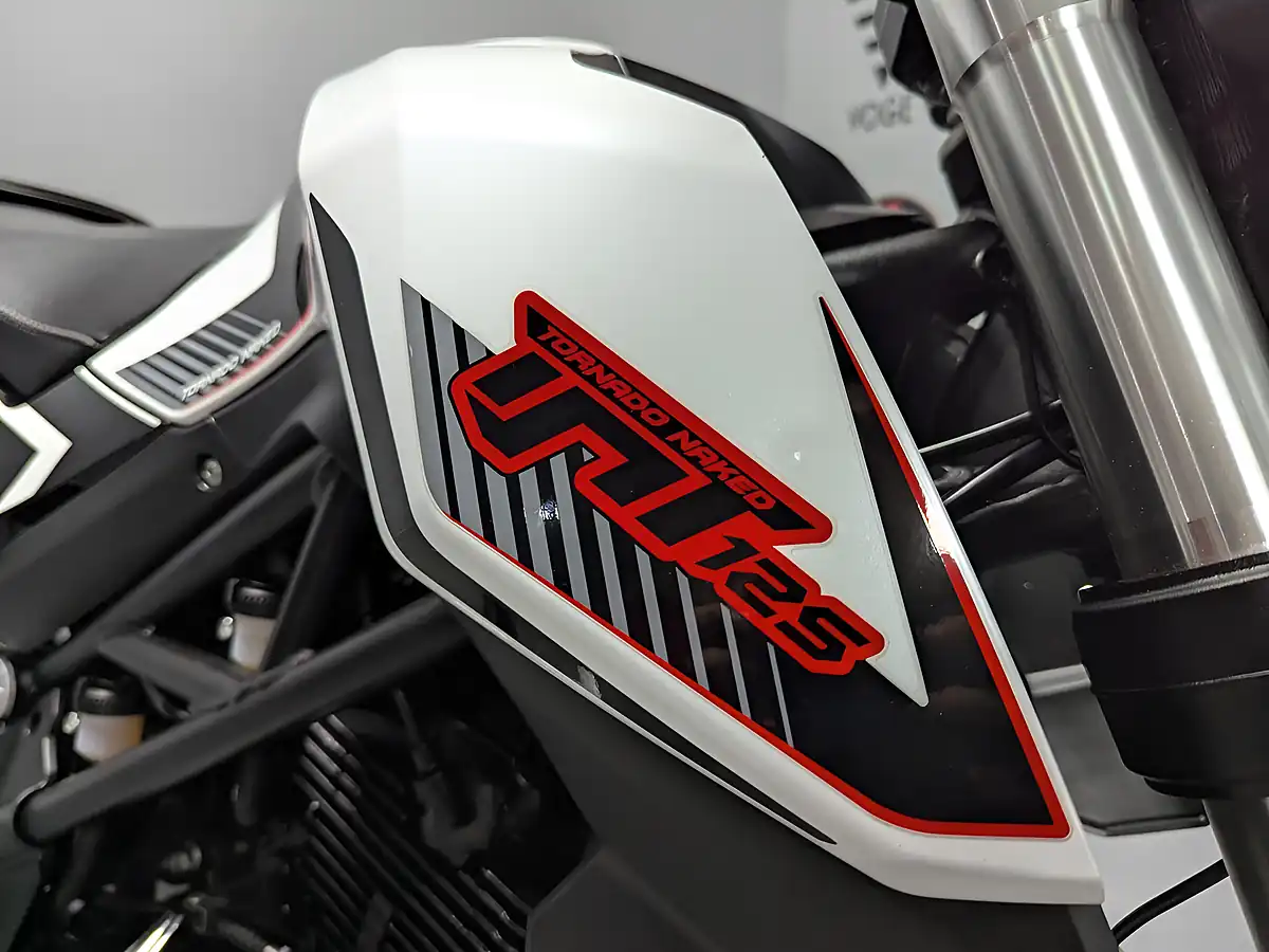 Used 2024 Benelli Tnt 125 White - Interior and Exterior details 7