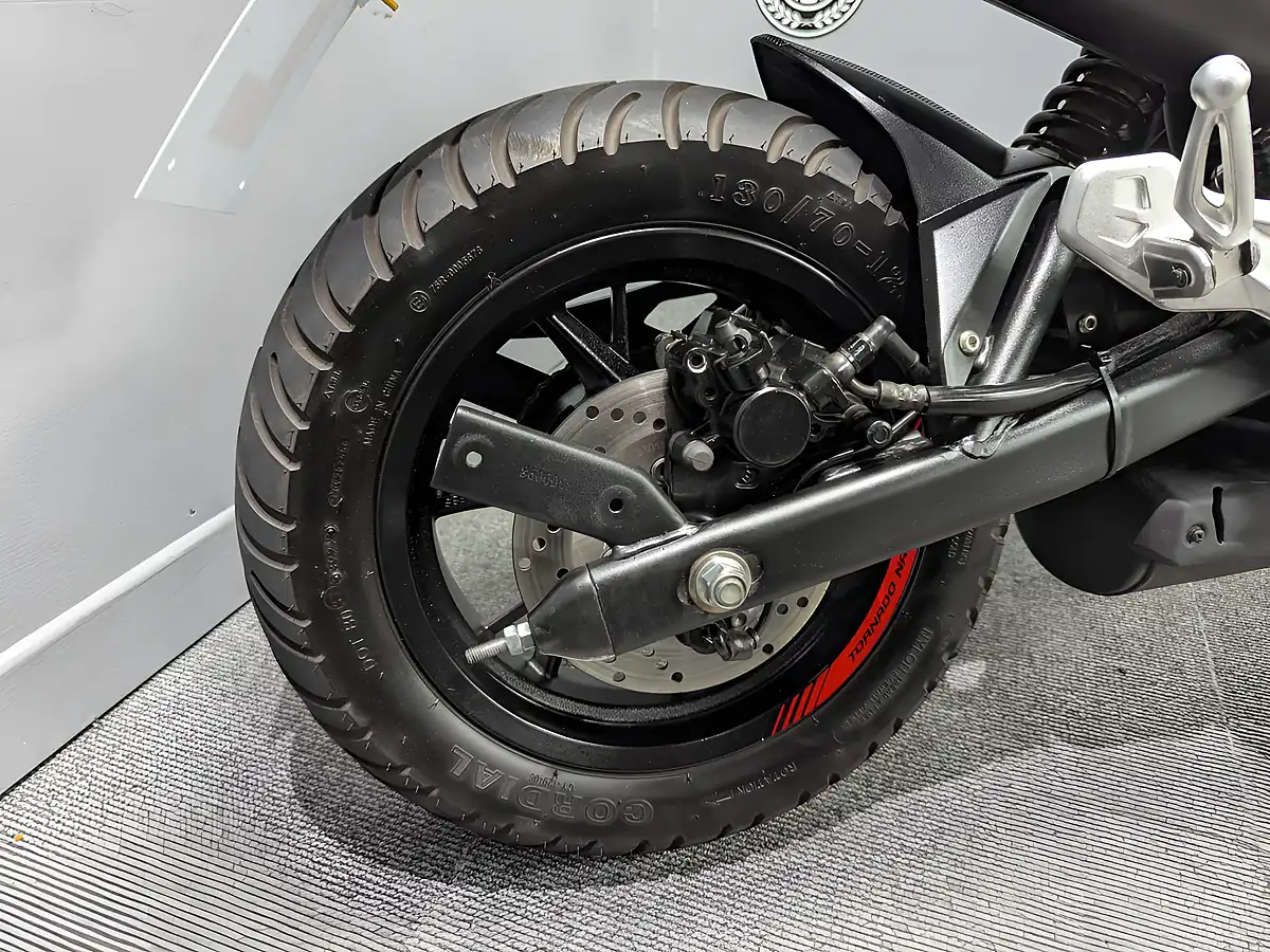 Used 2024 Benelli Tnt 125 White - Interior and Exterior details 9
