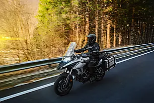 Used 2024 Benelli Trk 502 Grey - Interior and Exterior details 10