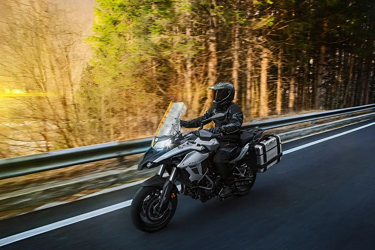 Used 2024 Benelli Trk 502 Grey - Interior and Exterior details 10