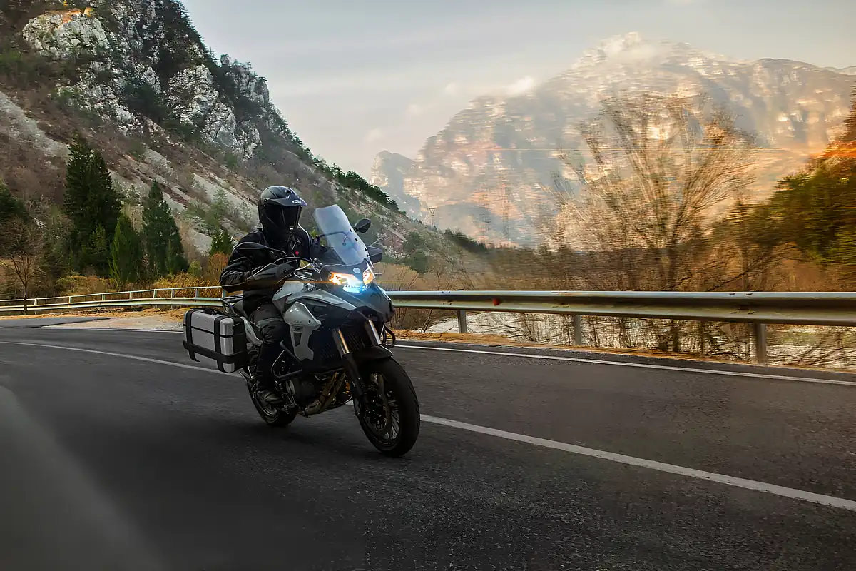 Used 2024 Benelli Trk 502 Grey - Interior and Exterior details 6
