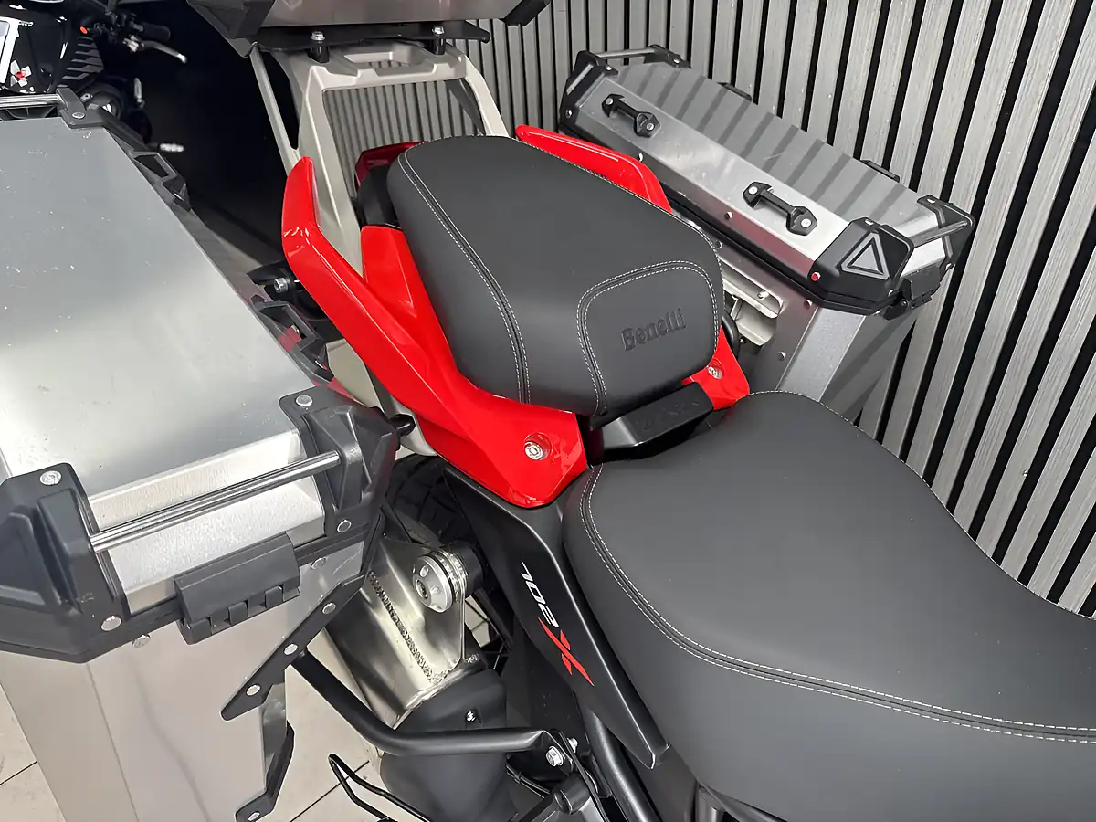Used 2024 Benelli Trk 702 X Brown - Interior and Exterior details 12