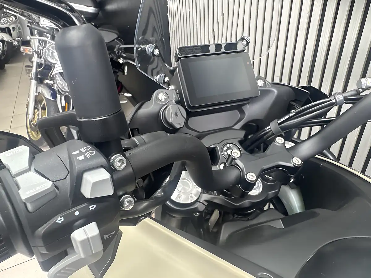 Used 2024 Benelli Trk 702 X Brown - Interior and Exterior details 17