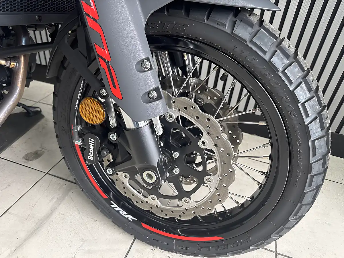 Used 2024 Benelli Trk 702 X Brown - Interior and Exterior details 5