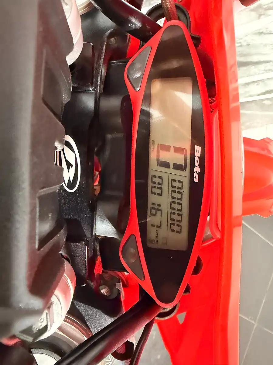 Used 2024 Beta Rr Red - Interior and Exterior details 6