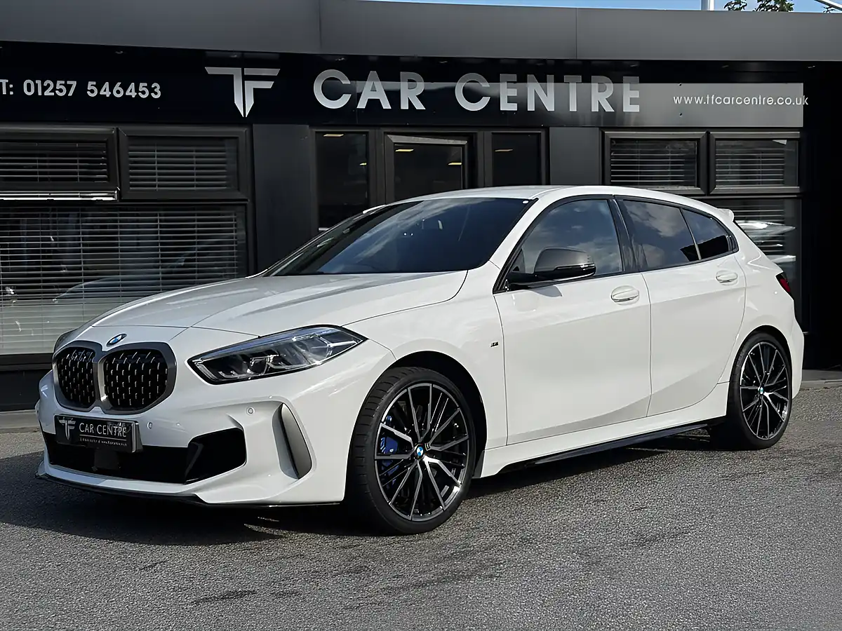 Used 2024 BMW 1 Series 5dr White - Front View