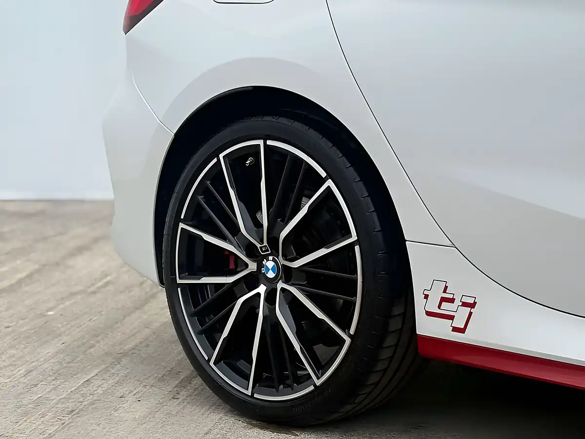 Used 2024 BMW 1 Series Pro Pack Alpine White - Interior and Exterior details 5