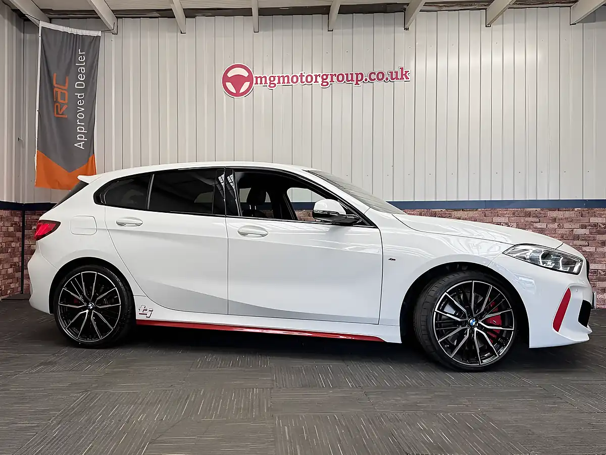 Used 2024 BMW 1 Series Pro Pack (lcp) White - Interior and Exterior details 11