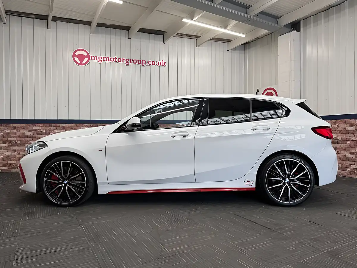 Used 2024 BMW 1 Series Pro Pack (lcp) White - Interior and Exterior details 13