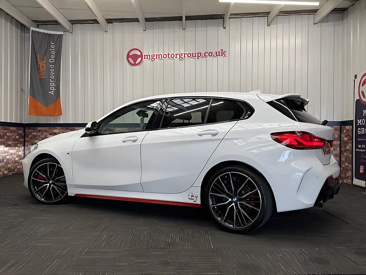 Used 2024 BMW 1 Series Pro Pack (lcp) White - Interior and Exterior details 14