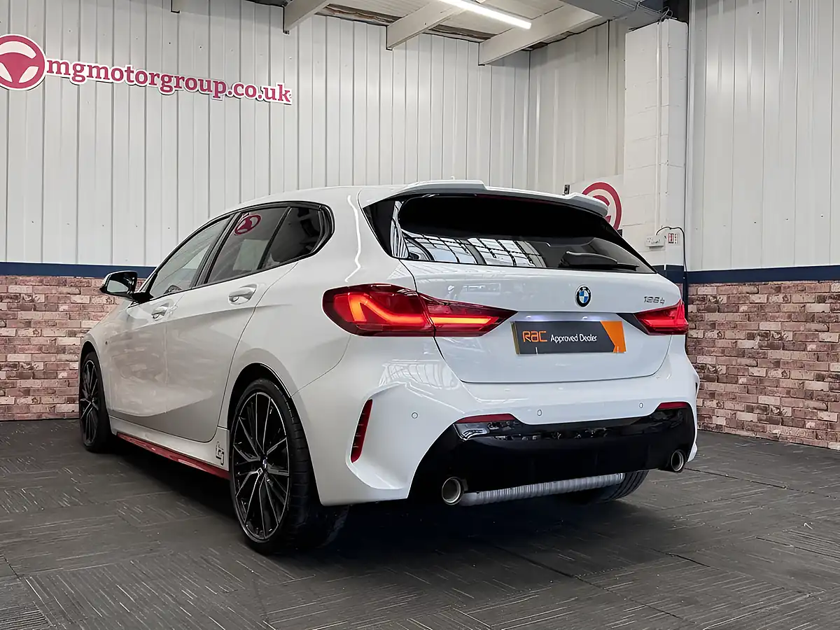 Used 2024 BMW 1 Series Pro Pack (lcp) White - Interior and Exterior details 16