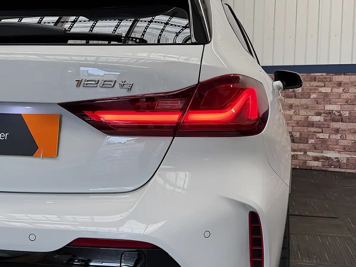 Used 2024 BMW 1 Series Pro Pack (lcp) White - Interior and Exterior details 18