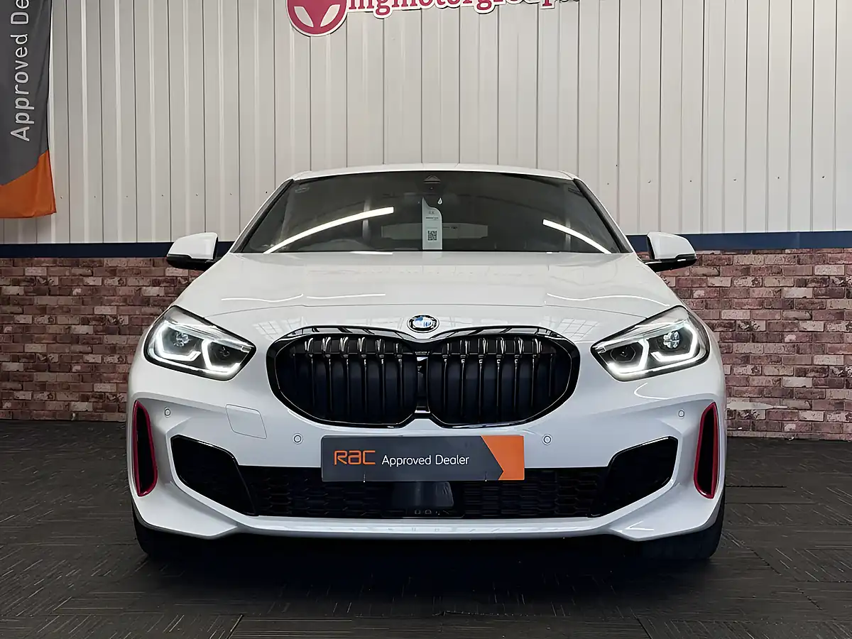 Used 2024 BMW 1 Series Pro Pack (lcp) White - Interior and Exterior details 4