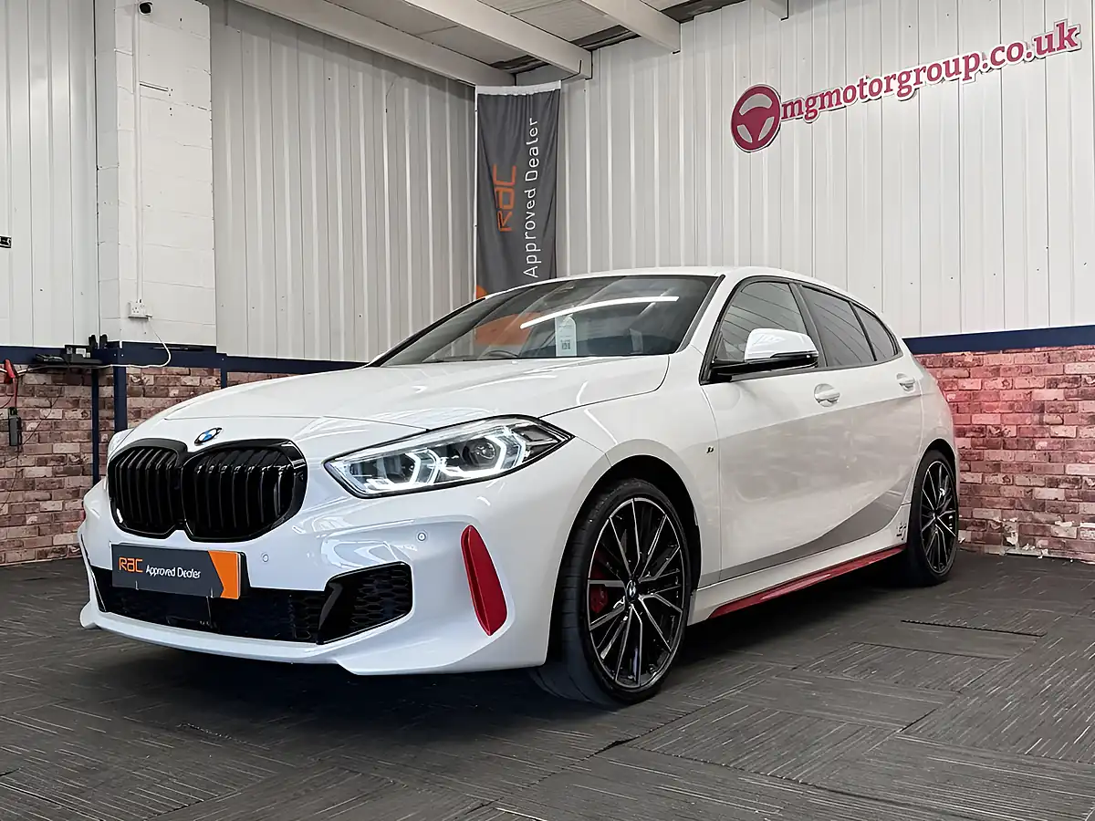 Used 2024 BMW 1 Series Pro Pack (lcp) White - Interior and Exterior details 9