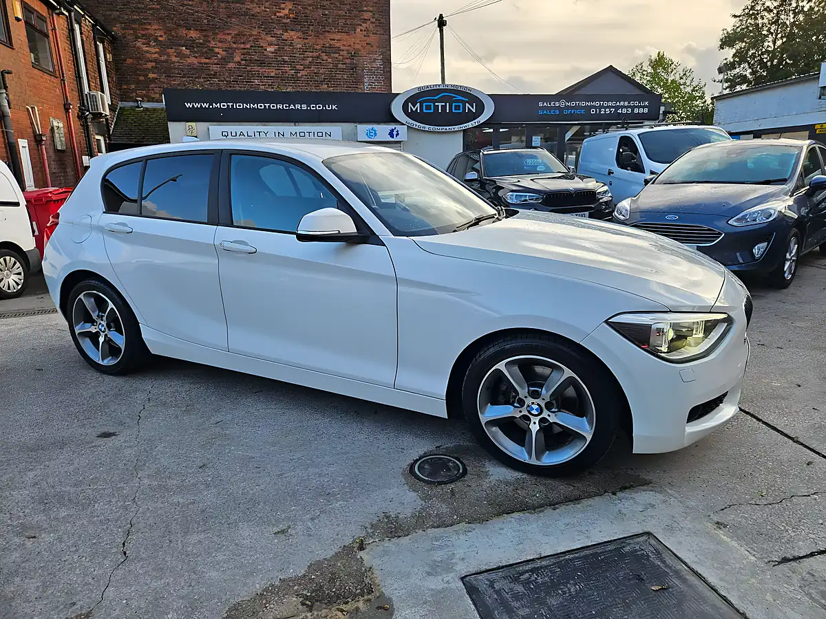 Used 2024 BMW 116 I White - Interior and Exterior details 4